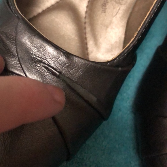 Hush Puppies Soft Style Pewter-tone Pumps - Picture 9 of 9